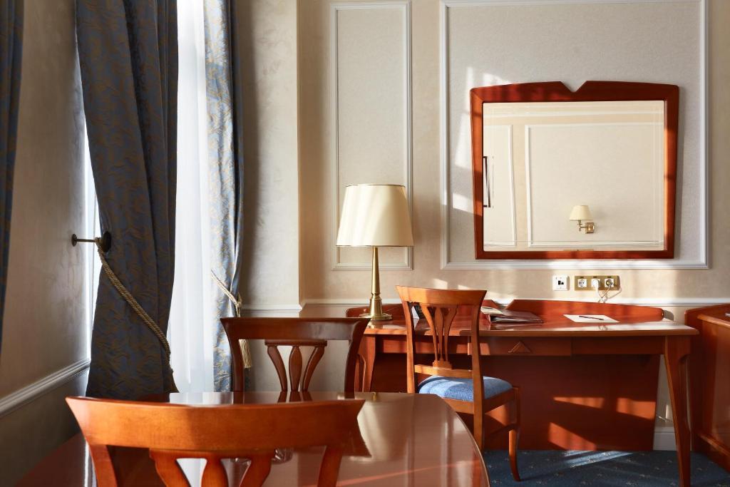Europe Hotel Minsk Rum bild