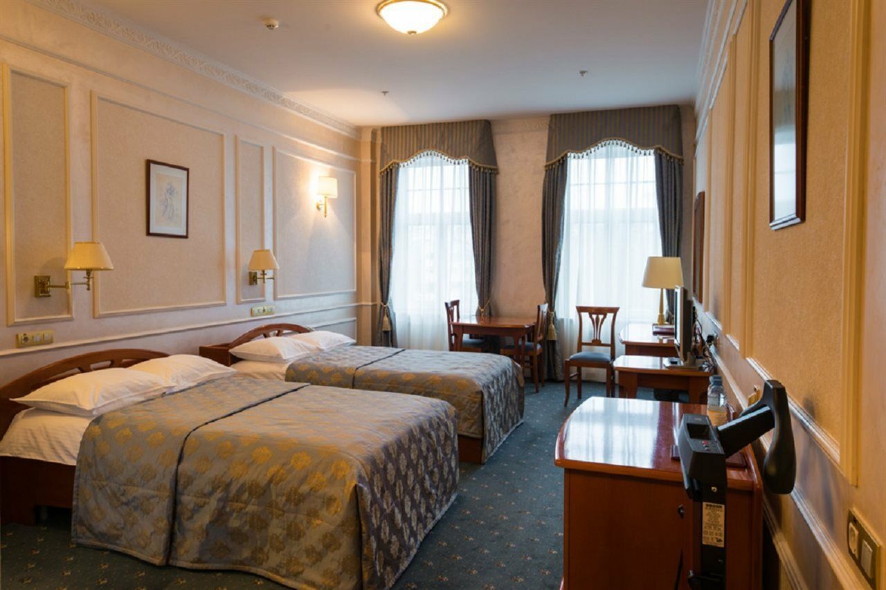Europe Hotel Minsk Exteriör bild